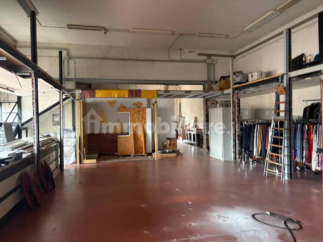 5 rooms Warehouse in Perugia, Italy No. 50275