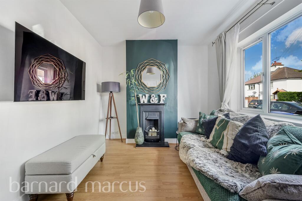 2 bedrooms House in Esher, United Kingdom No. 9959