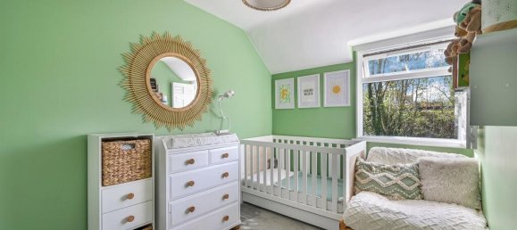 2 bedrooms House in Esher, United Kingdom No. 9959 4