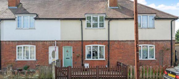 2 bedrooms House in Esher, United Kingdom No. 9959 12