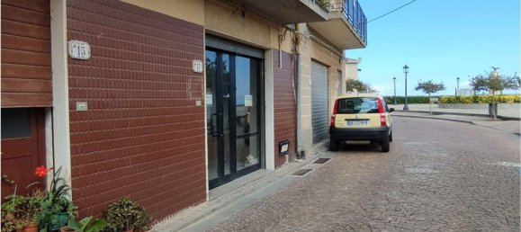 Коммерческая недвижимость с 2 комнатами в Рометта, Италия № 132040 5