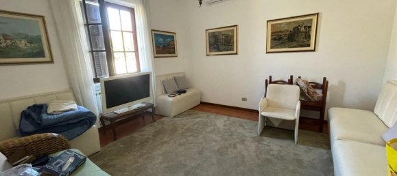 6 bedrooms Villa in Carrara, Italy No. 215088 18