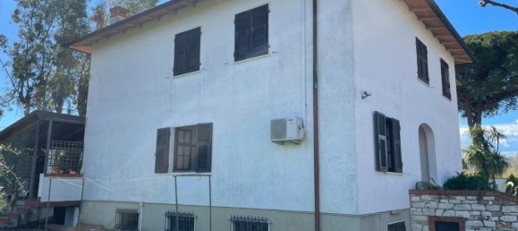 6 bedrooms Villa in Carrara, Italy No. 215088 8