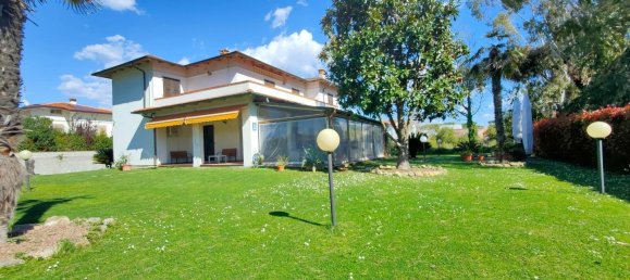 6 bedrooms Villa in Carrara, Italy No. 215088 6