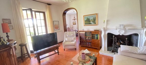 6 bedrooms Villa in Carrara, Italy No. 215088 13