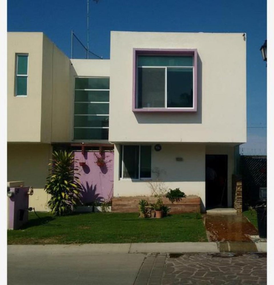 Casa de 3 dormitorios en Tlajomulco de Zúñiga, Mexico No. 162641