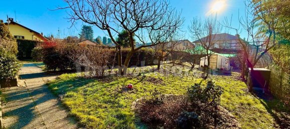 Villa de 2 dormitorios en Trofarello, Italy No. 211995 10