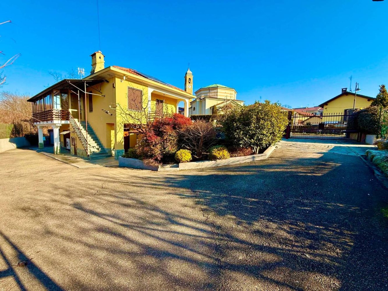 Villa de 2 dormitorios en Trofarello, Italy No. 211995