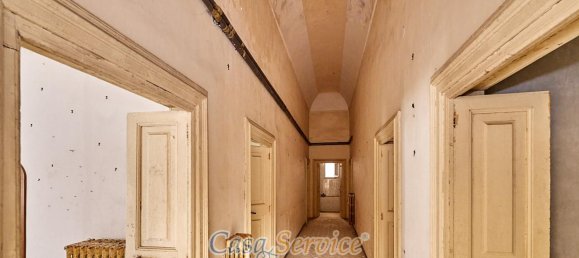 Edifício de 15 divisões em Gallipoli, Italy N.º 234825 31