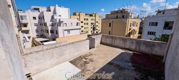 Edifício de 15 divisões em Gallipoli, Italy N.º 234825 9