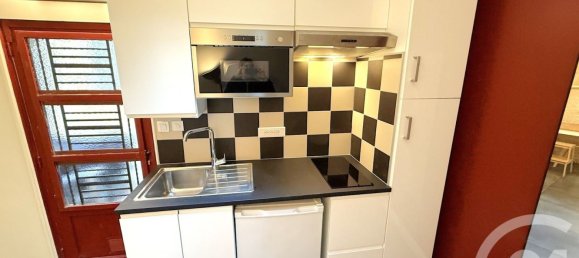 Studio in Paris, France No. 116925 3