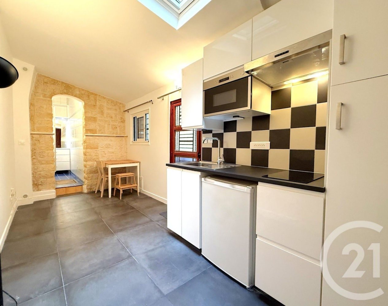 Studio in Paris, France No. 116925