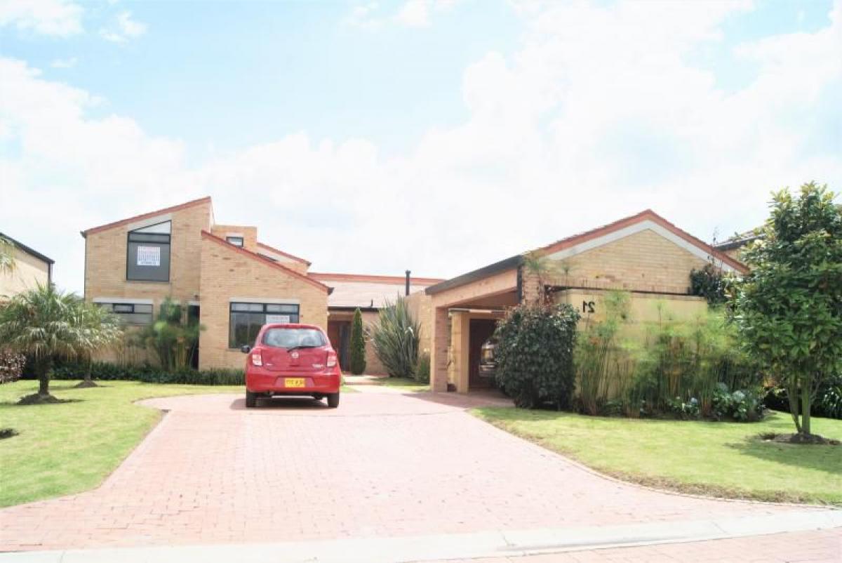 4 bedrooms House in Cundinamarca, Colombia No. 7290