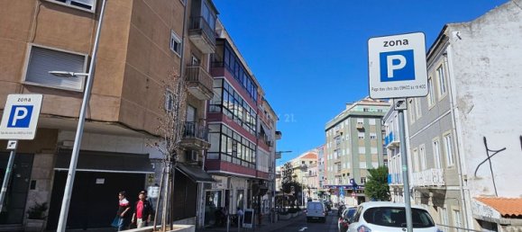 512m² Commercial property in Loures, Portugal No. 123360 2