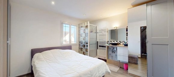 4 bedrooms House in Montfermeil, France No. 333352 5