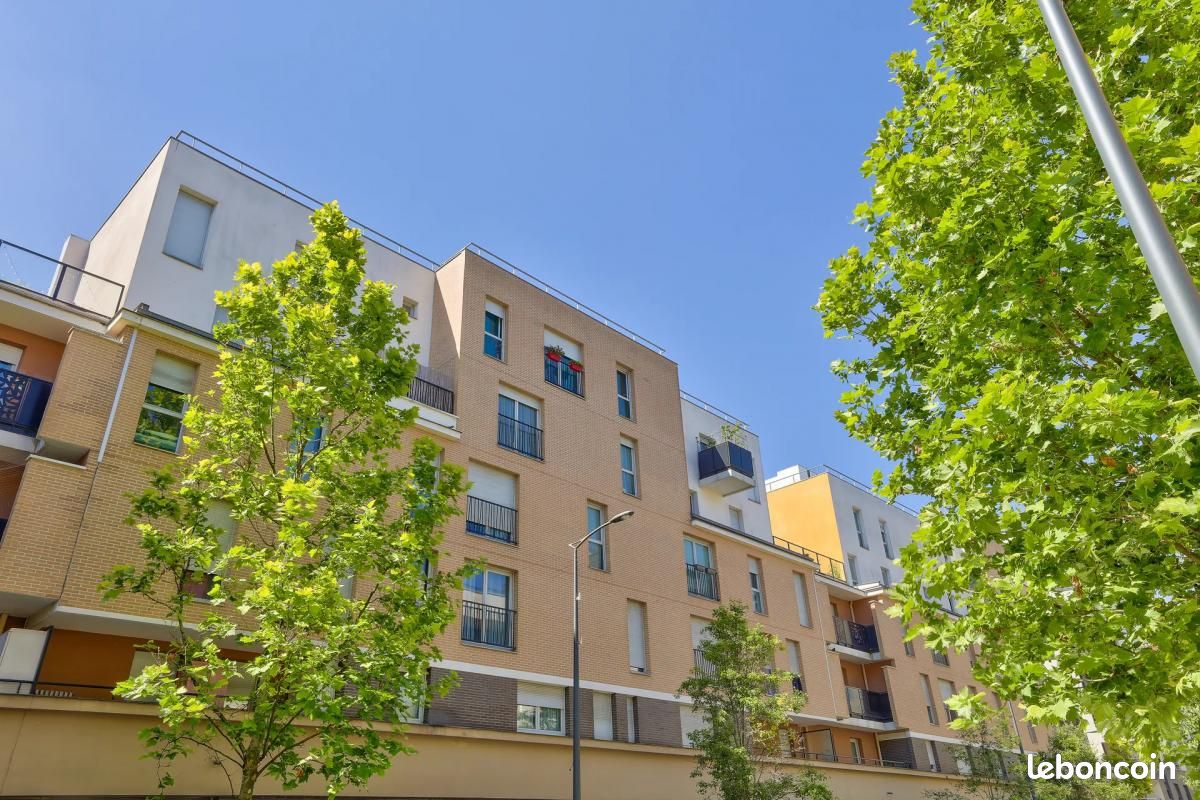 2 bedrooms Apartment in Bobigny, France No. 146723