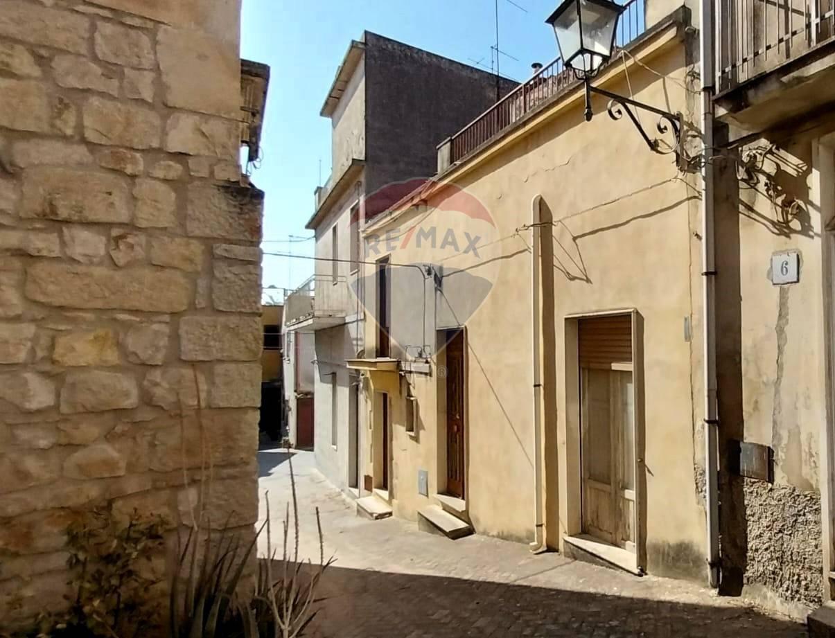 4 rooms House in Modica, Italy No. 29908