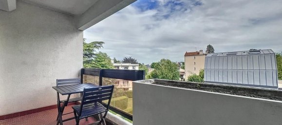 Apartamento de 3 dormitorios en Garches, France No. 178140 7