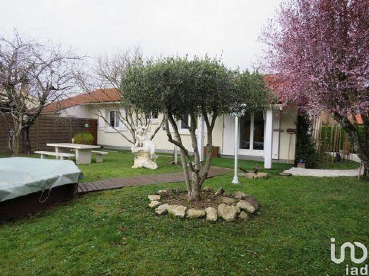 Casa T4 em Naves, France N.º 28593