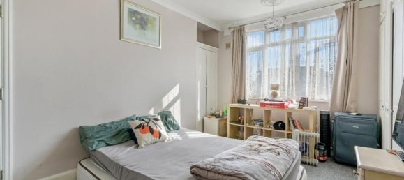 5 bedrooms House in Hounslow, United Kingdom No. 12347 6