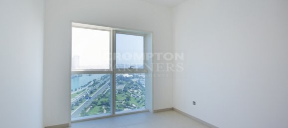 Apartamento T3 em Corniche Road, UAE N.º 6205 8
