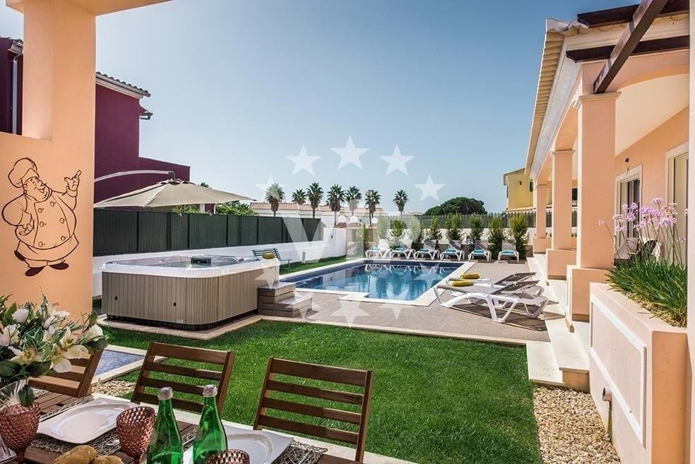 Villa de 6 dormitorios en Albufeira, Portugal No. 136904