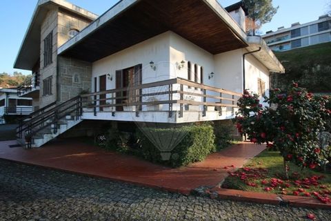 Вилла с 5 спальнями в Гимарайнш, Португалия № 192510