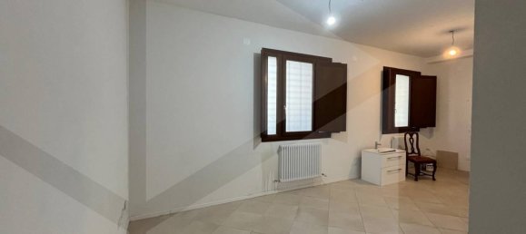 3-salle Appartement à Fiorano Modenese, Italy No. 28624 3