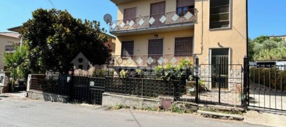 6 bedrooms Villa in Terni, Italy No. 265879 2