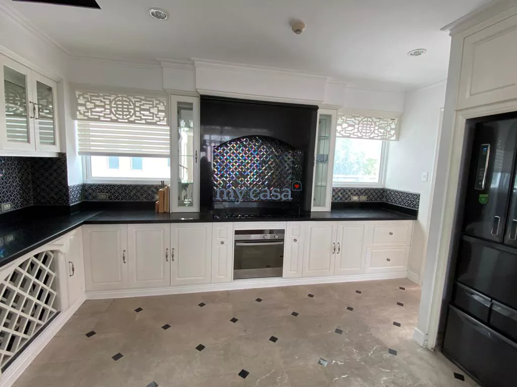 4 bedrooms Apartment in Thu Duc, Vietnam No. 8061