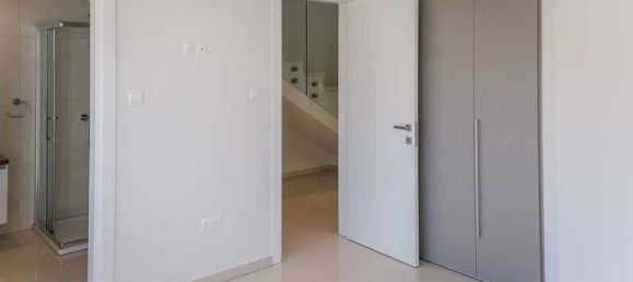 2 bedrooms Apartment in Germasogeia, Cyprus No. 11242 8