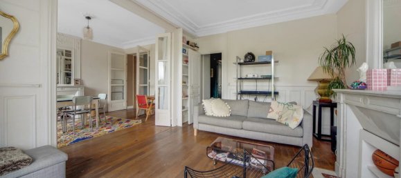 2 bedrooms Apartment in Paris, France No. 165418 5