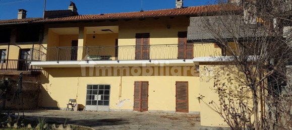 3 bedrooms Villa in Montanaro, Italy No. 75993 5