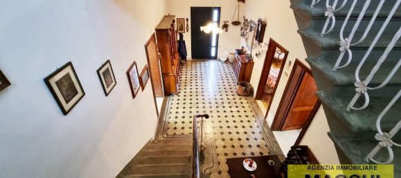 10 rooms House in Palaia, Italy No. 39169 7