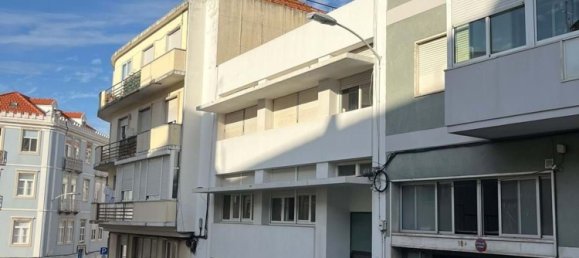 322m² Building in Lisbon, Portugal No. 121671 11