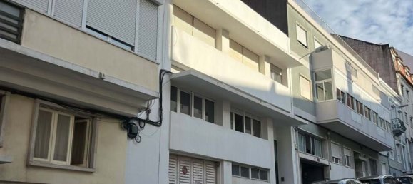 322m² Building in Lisbon, Portugal No. 121671 8