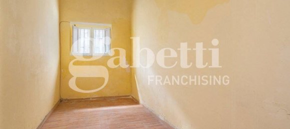 5 rooms Building in Naples, Italy No. 296550 2