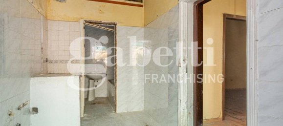 5 rooms Building in Naples, Italy No. 296550 17