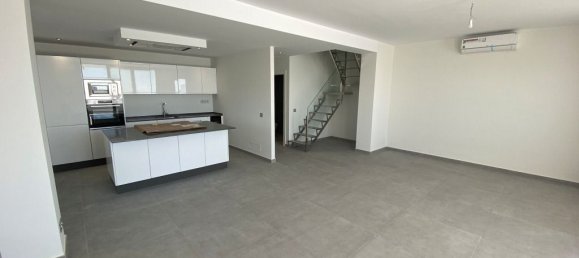 Ático de 3 dormitorios en Estepona, Spain No. 2891 2