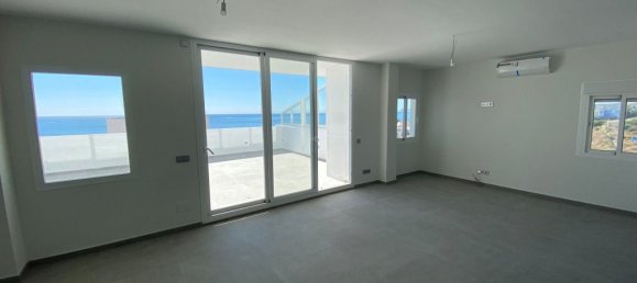 Ático de 3 dormitorios en Estepona, Spain No. 2891 3