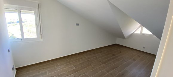 Ático de 3 dormitorios en Estepona, Spain No. 2891 11