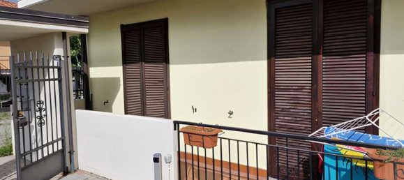 3-salle Appartement à Arsago Seprio, Italy No. 3197 2