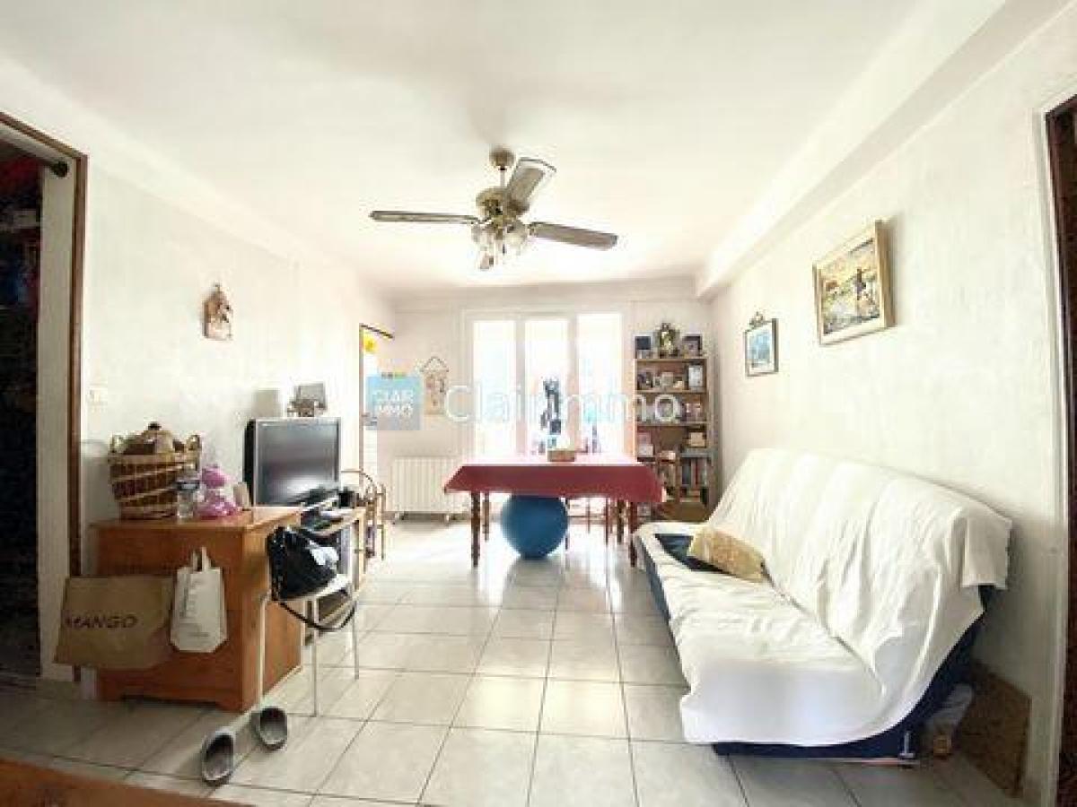 3 bedrooms Condo in Marignane, France No. 14802