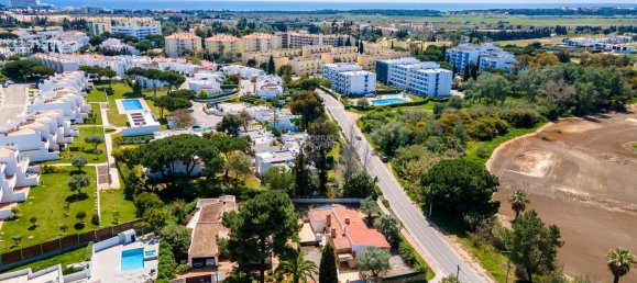 3 Schlafzimmer Villa in Quarteira, Portugal, Nr. 131069 3