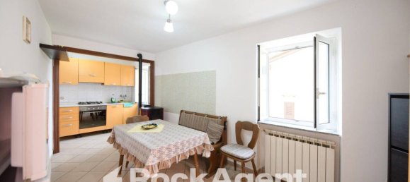 2 bedrooms Villa in Serra Riccò, Italy No. 15333 14