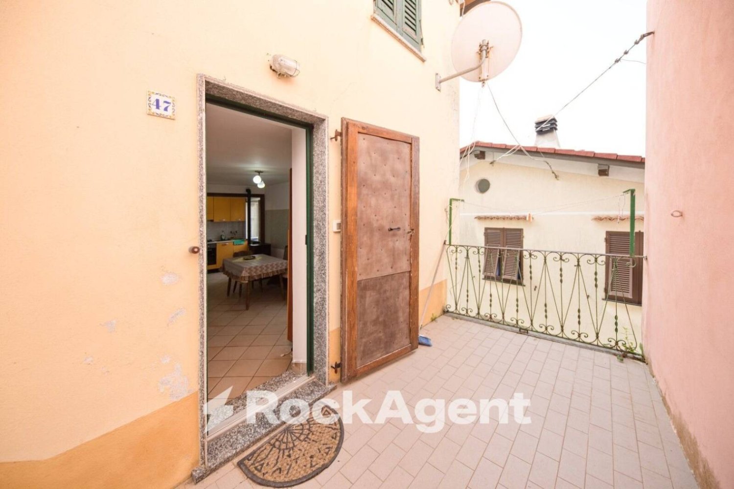 2 bedrooms Villa in Serra Riccò, Italy No. 15333