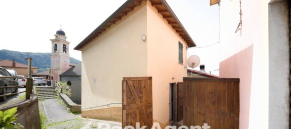 2 bedrooms Villa in Serra Riccò, Italy No. 15333 2
