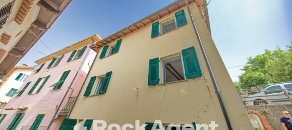 2 bedrooms Villa in Serra Riccò, Italy No. 15333 5