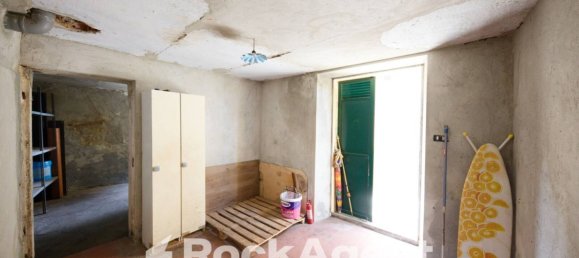 2 bedrooms Villa in Serra Riccò, Italy No. 15333 11