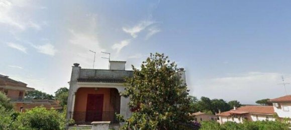 6 rooms House in Anzio, Italy No. 200790 3